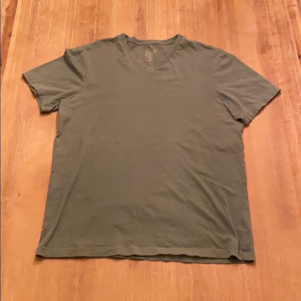JCrew Broken In V-neck T-shirt size medium…
